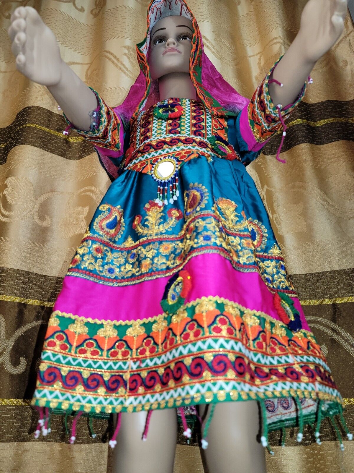 Beautiful Afghani girl style shalwar kameez_3 Beautiful Afghani girl style shalwar kameez